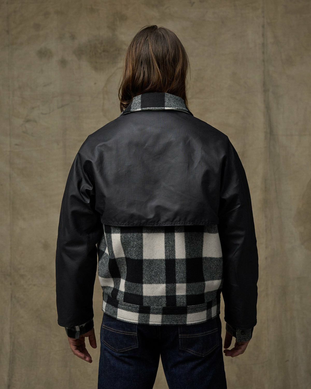 Filson Discount / Mackinaw Wool Caped Jacket - Natural Black Plaid / Navy