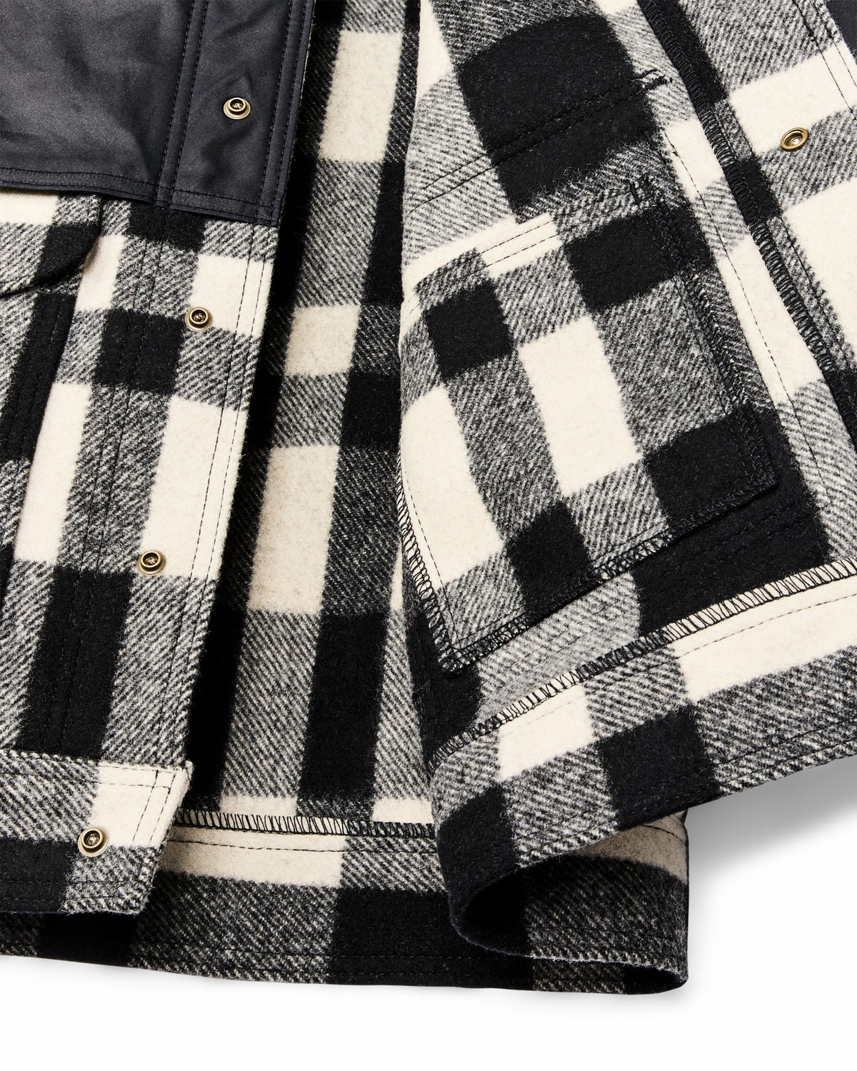 Filson Discount / Mackinaw Wool Caped Jacket - Natural Black Plaid / Navy