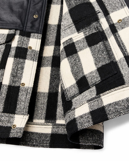 Filson Discount / Mackinaw Wool Caped Jacket - Natural Black Plaid / Navy
