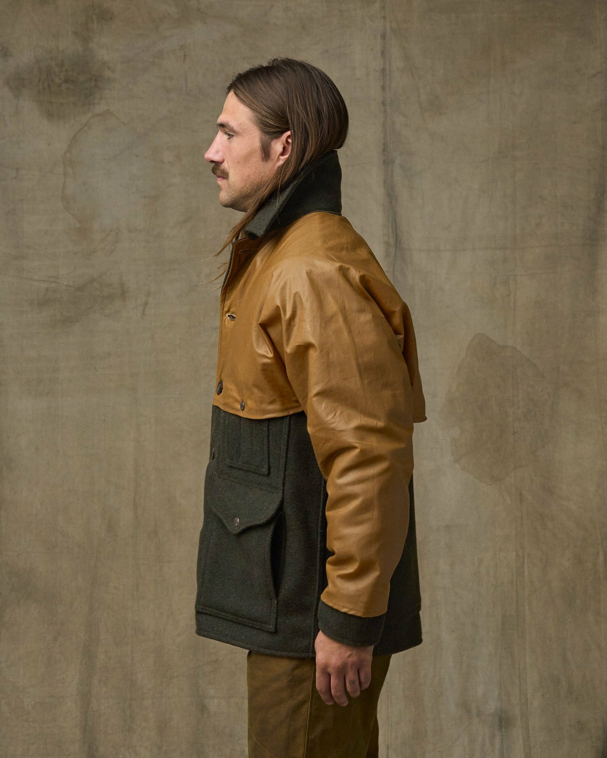 Filson Recommended / Mackinaw Wool Caped Cruiser Jacket - Peat Black / Dark Tan