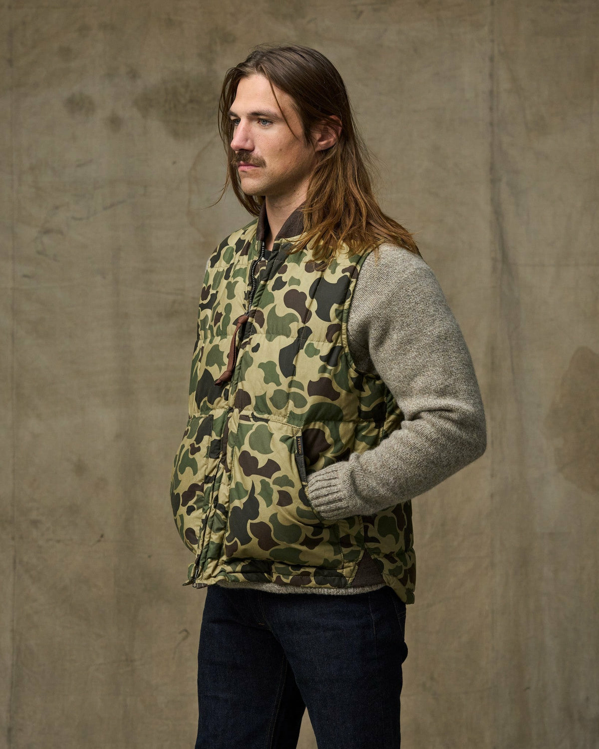 Filson Sale / Waxed Down Vest - Tundra Shrub Camo