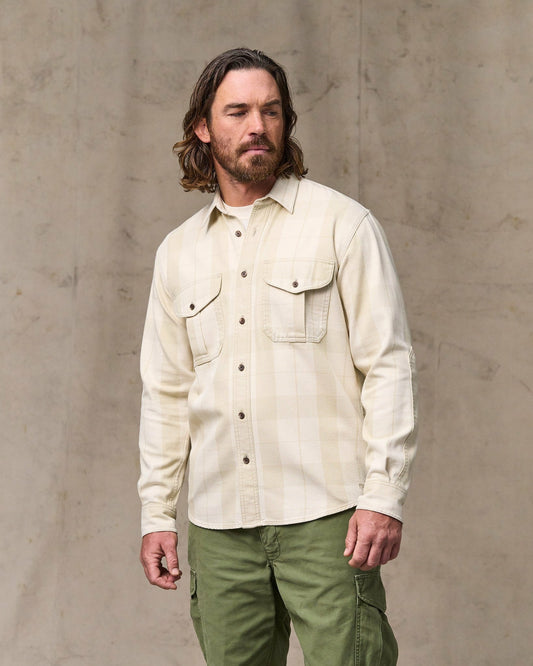 Filson Sale / Vintage Wash Alaskan Guide Shirt - Sand / Stone Plaid