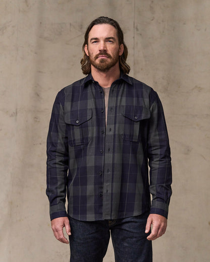 Filson Deals / Vintage Wash Alaskan Guide Shirt - Indigo / Faded Black
