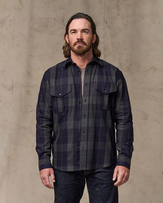 Filson Deals / Vintage Wash Alaskan Guide Shirt - Indigo / Faded Black