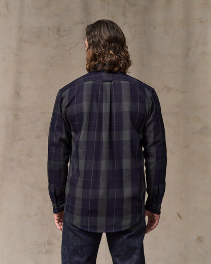Filson Deals / Vintage Wash Alaskan Guide Shirt - Indigo / Faded Black