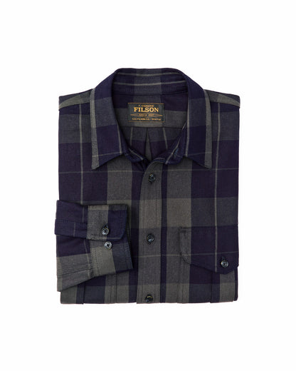 Filson Deals / Vintage Wash Alaskan Guide Shirt - Indigo / Faded Black