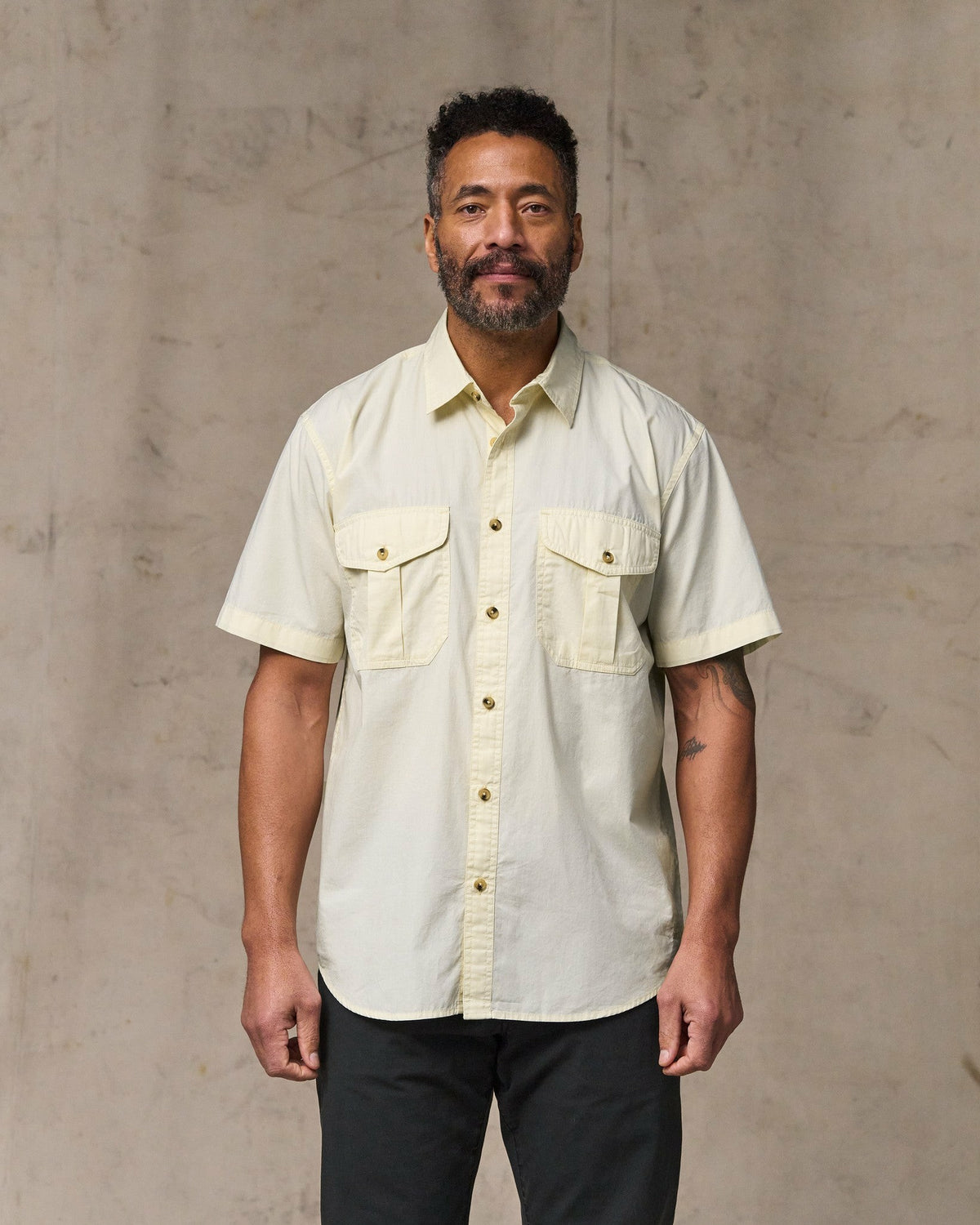 Filson Exclusive / Filson's Washed Short Sleeve Feather Cloth Shirt - Ivory