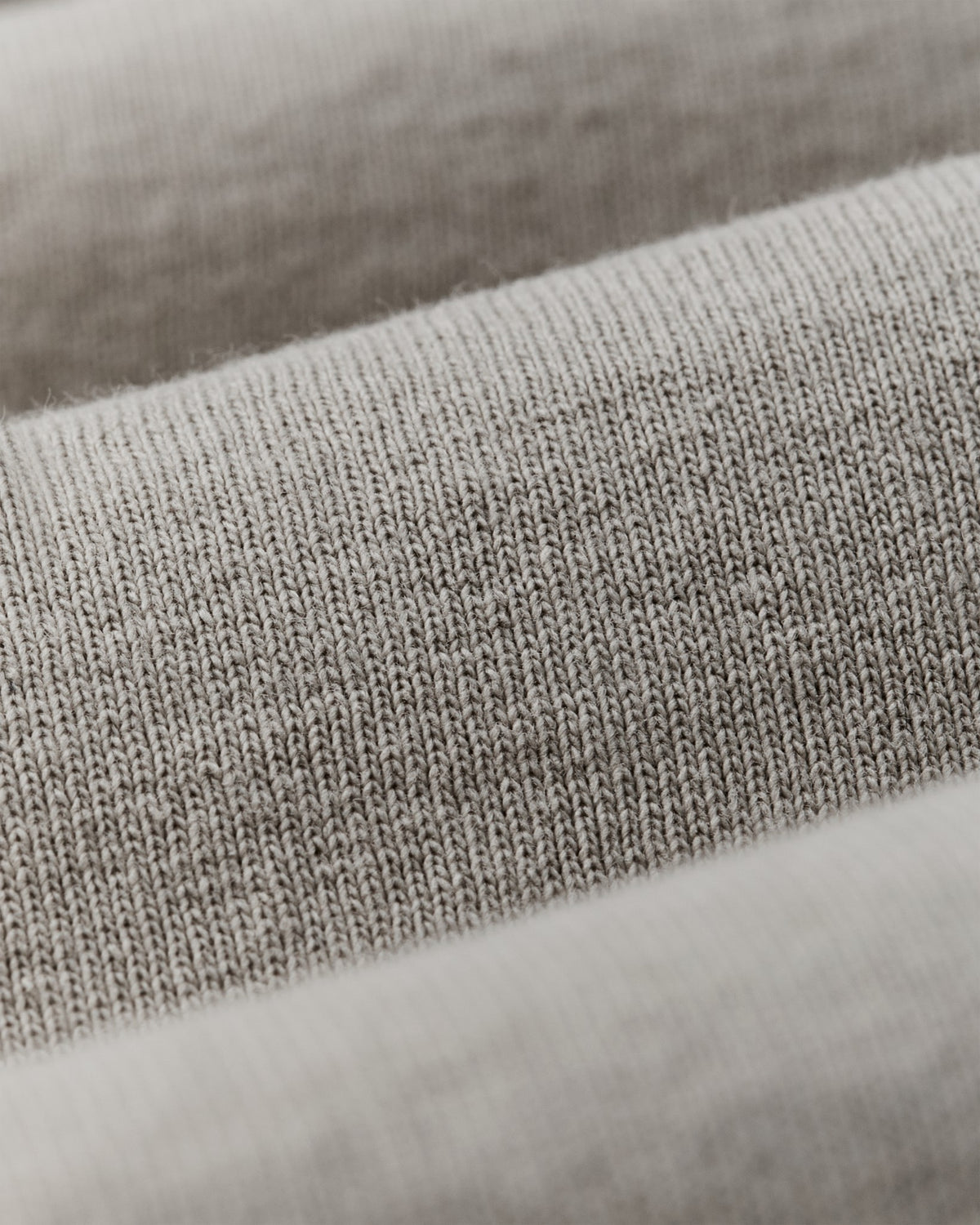 Filson Exclusive / Bronco Filson Grizzly Graphic T-Shirt - Gray Sky