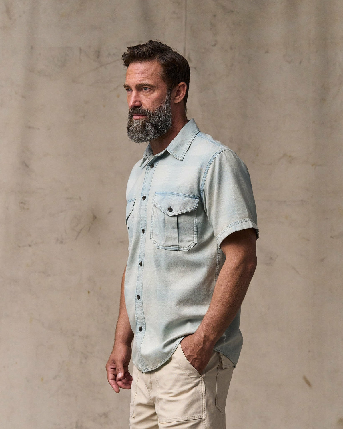 Filson Featured / Short Sleeve Lightweight Alaskan Guide Shirt - Indigo Plaid
