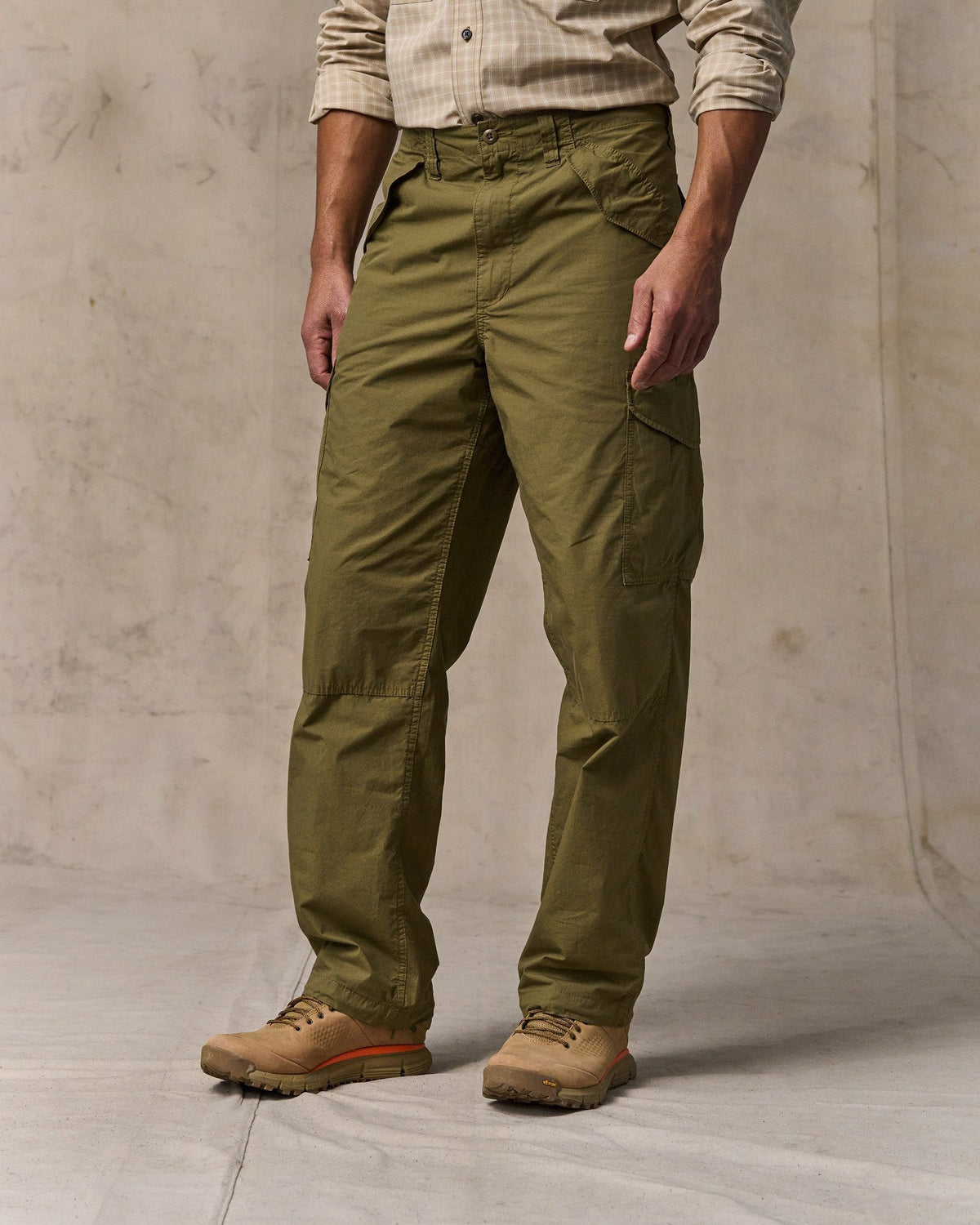 Filson Essential / Tropical Poplin Cargo Pants - Military Olive
