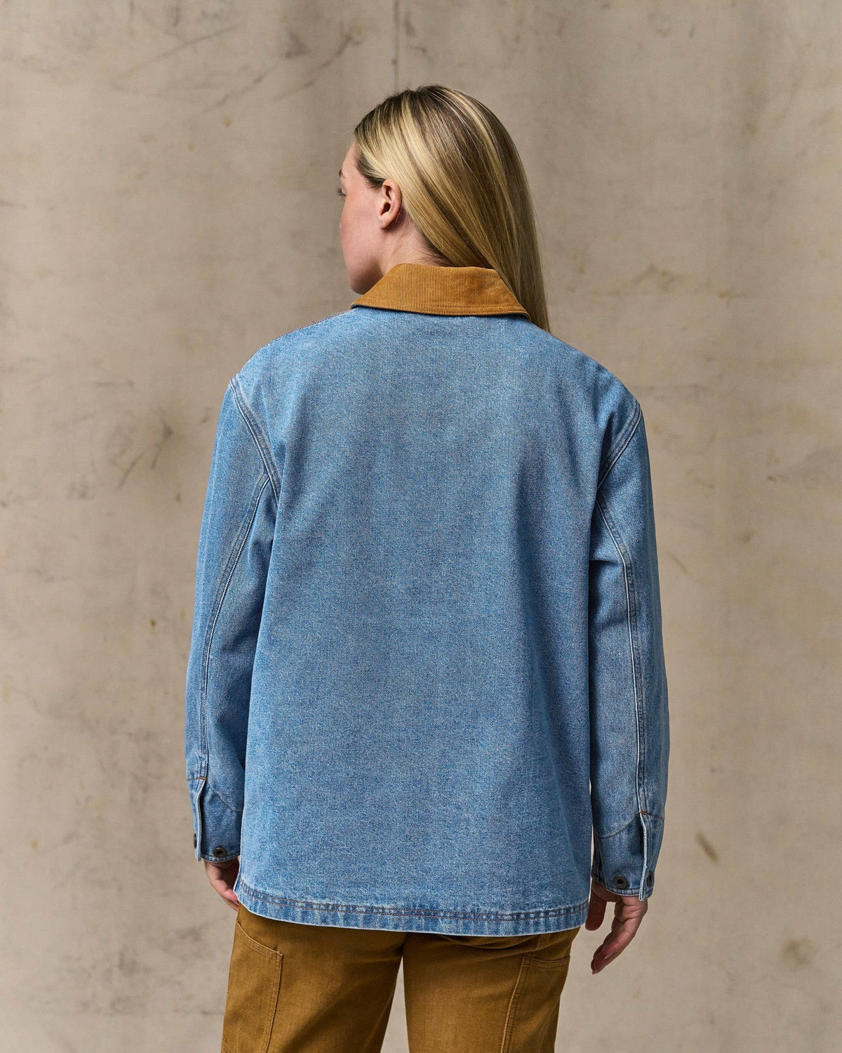 Filson Exclusive / Women's 11-oz. Denim Barn Coat - Light Indigo