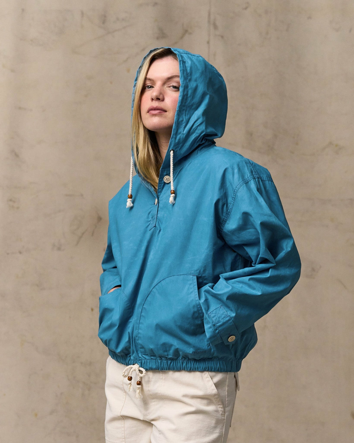 Filson Best Seller / Women's Dry Wax Hooded Popover - Marine Blue
