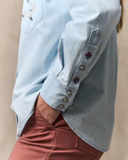 Filson Best Seller / Women's Embroidered Western Shirt - Light Indigo