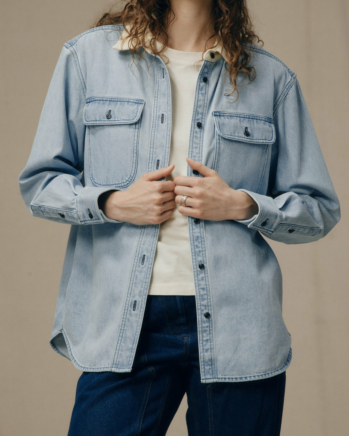 Filson Trending / Women's Denim Work Shirt - Light Indigo
