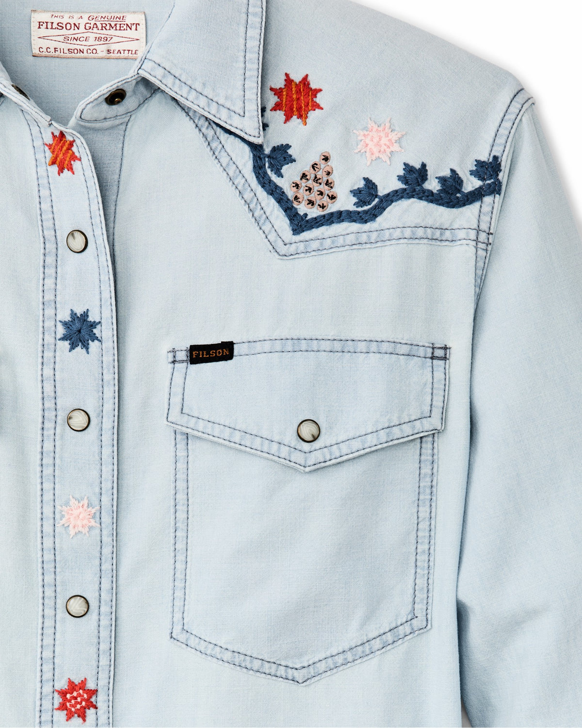 Filson Value / Women's Embroidered Western Shirt