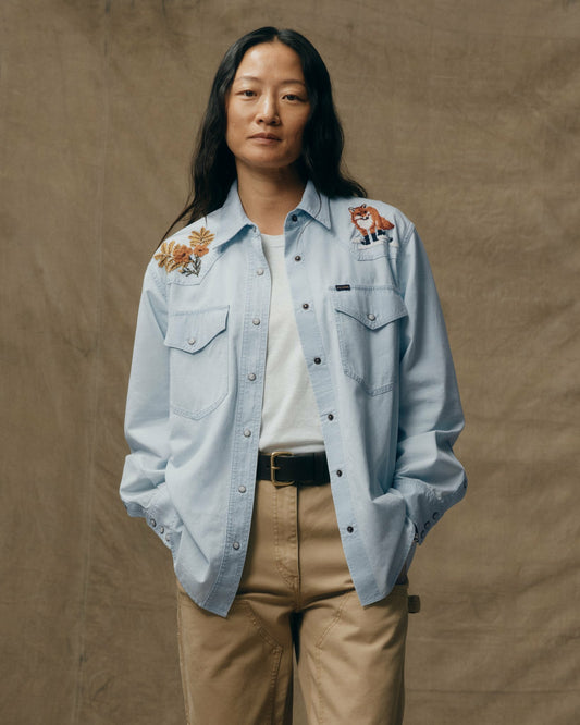 Filson Quality / Women's Embroidered Western Shirt - Light Indigo Chambray / Fields