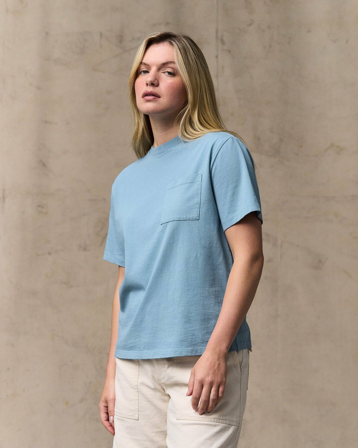 Filson Smart Buy / Women's Short Sleeve Pocket Tee - Light Blue