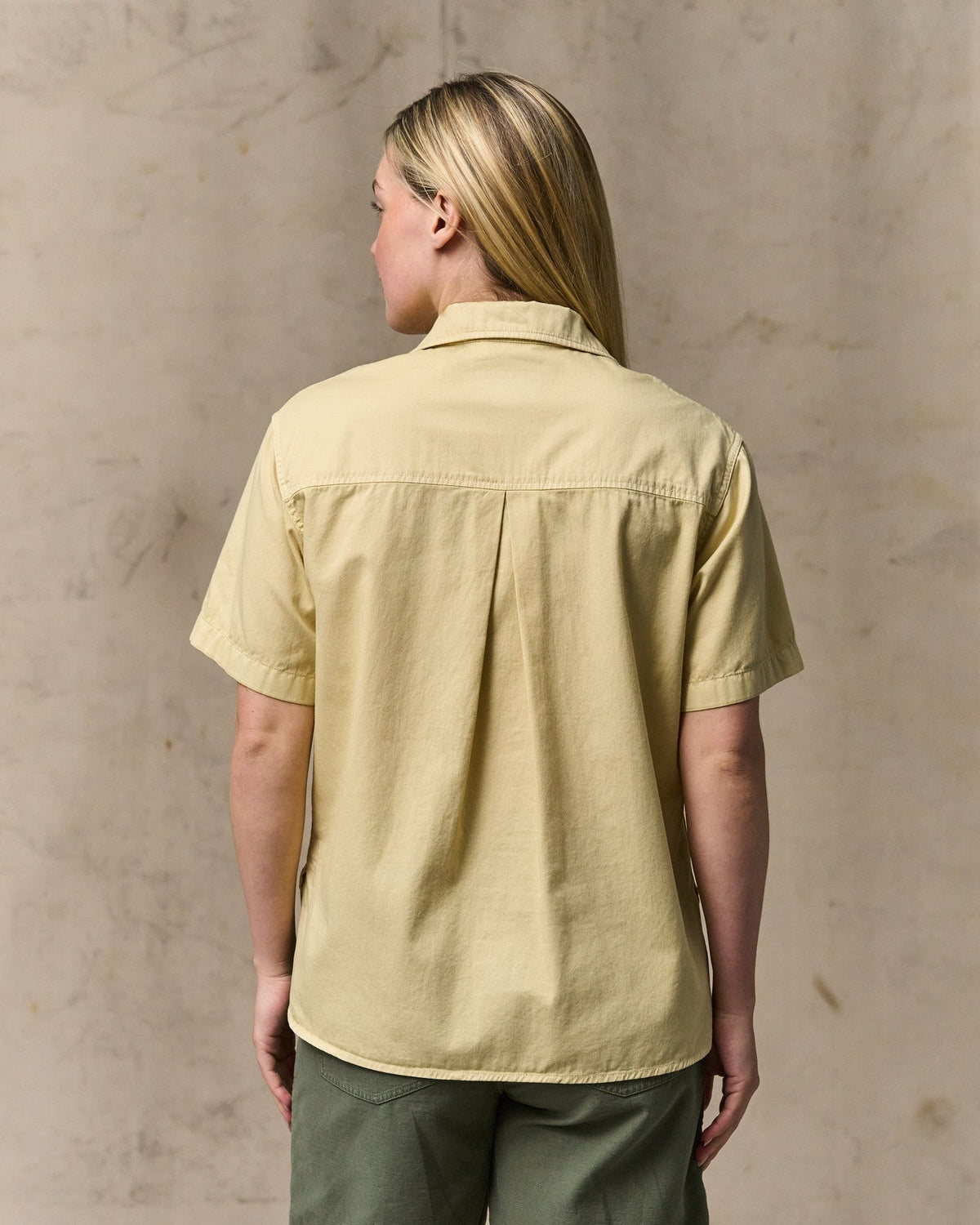 Filson Latest / Women's Twill Popover Shirt - Pale Tan