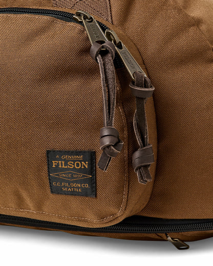 Filson Customer Favorite / Dryden Duffle Pack - Whiskey