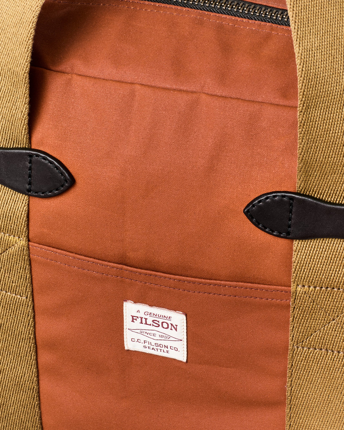 Filson Trending / Tin Cloth Zipper Tote Bag