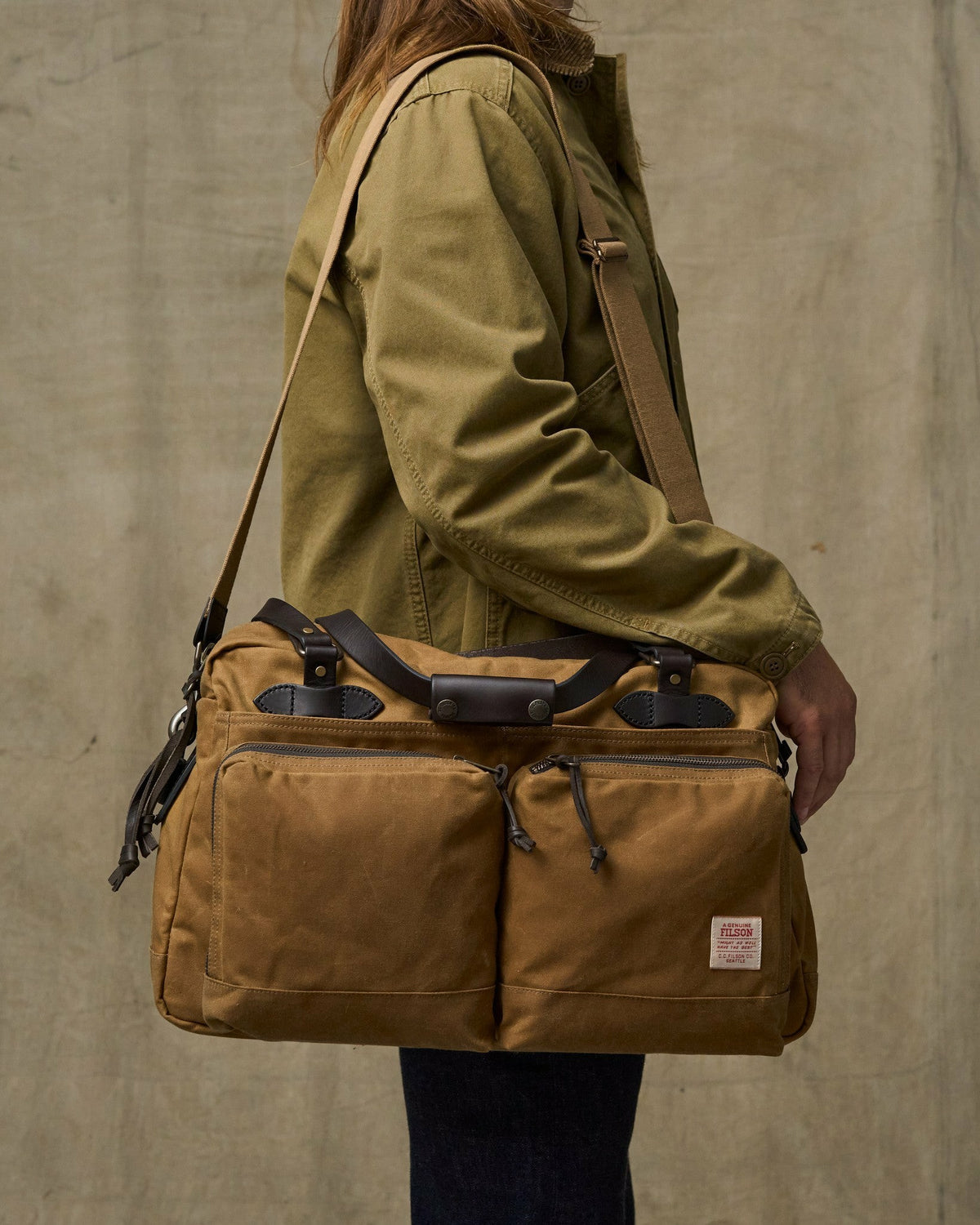 Filson Quality / 48 Hour Tin Cloth Duffle Bag - Dark Tan