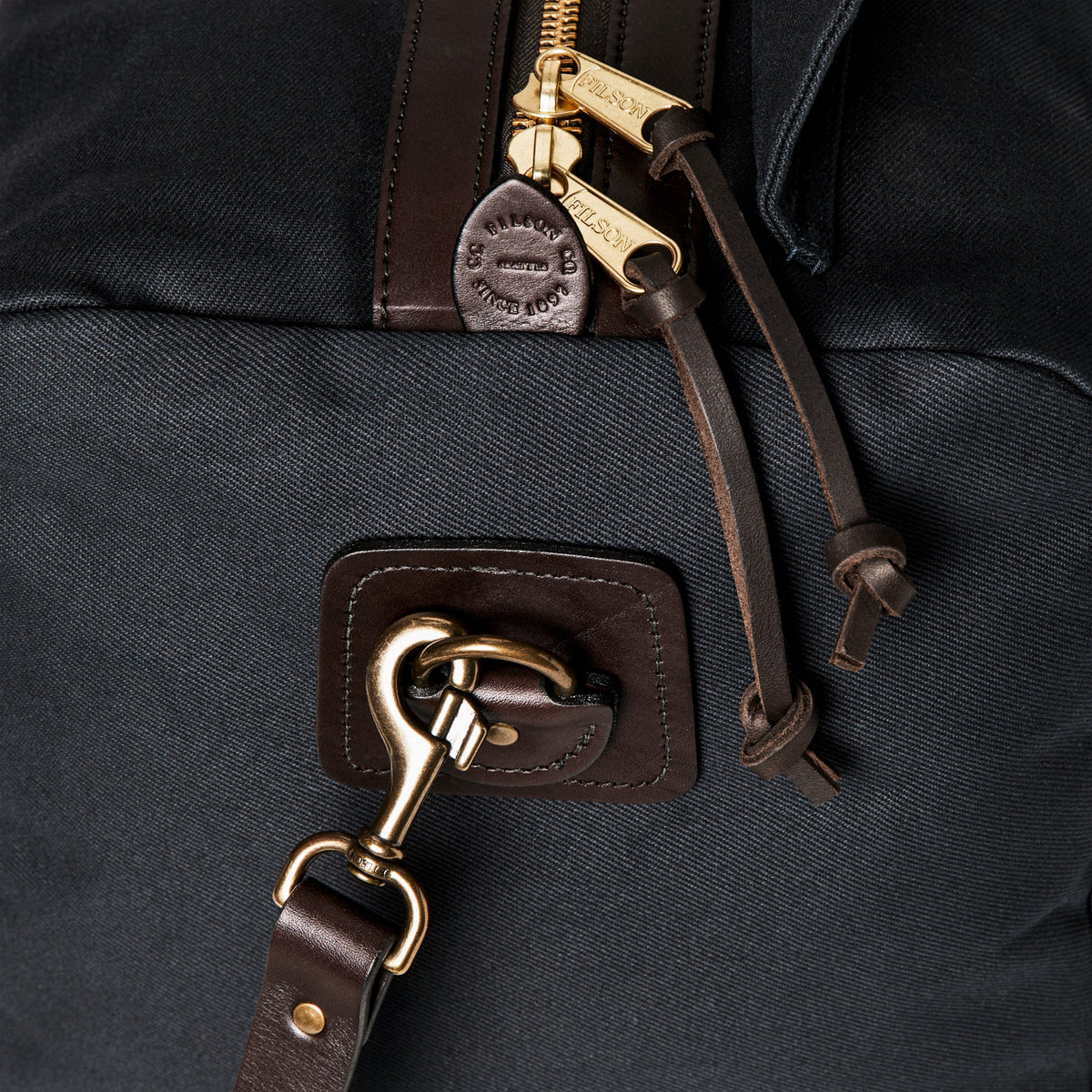 Filson New / Medium Rugged Twill Duffle Bag