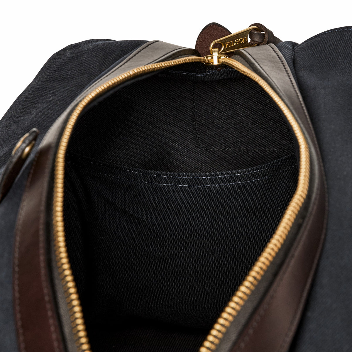 Filson New / Medium Rugged Twill Duffle Bag