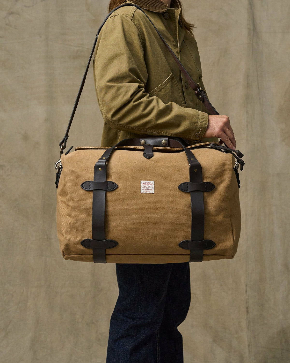 Filson New / Medium Rugged Twill Duffle Bag